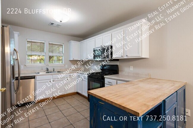 Photo - 2224 Bluffstone Dr
