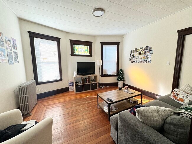 Photo - 692 Columbia Rd Unit 3