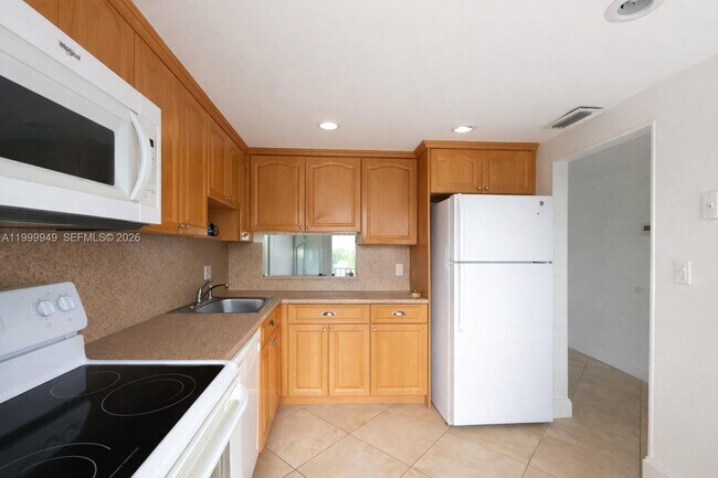 Photo - 950 Hillcrest Dr Unit 302
