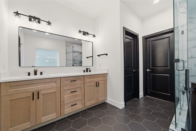 Photo - 4441 Gunter St