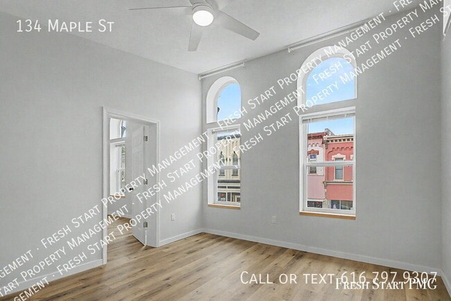 Photo - 134 Maple St