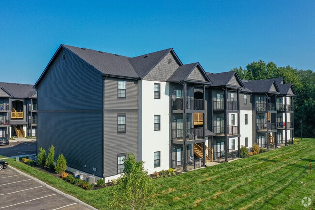 Building Photo - Adams Pointe Rental