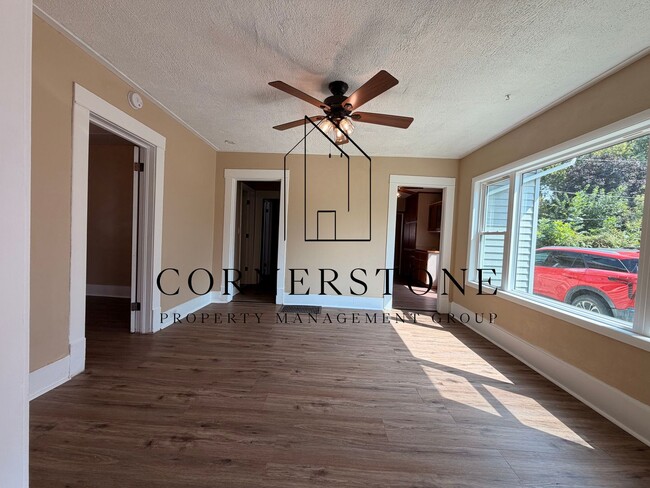 Photo - 829 S 18th St