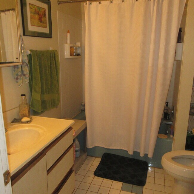 Photo - 702 Graves St Unit B