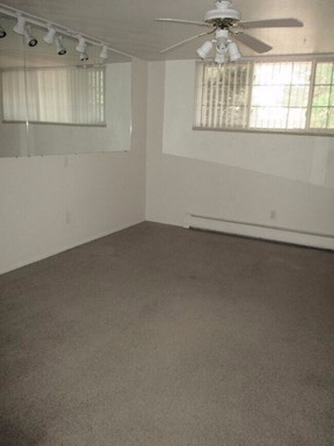Photo - Pet-friendly & spacious 2 BD/2 BA in great... Unidad 660-103
