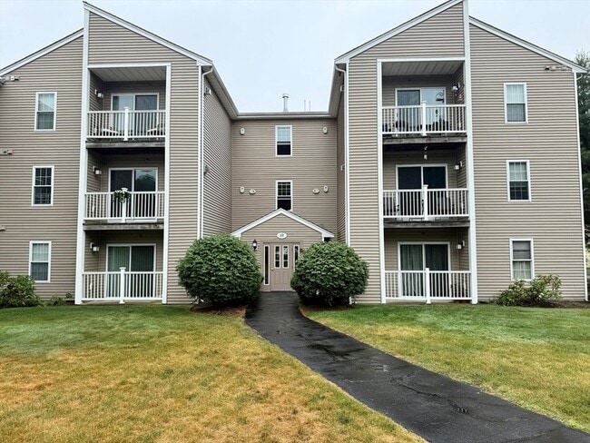 Building Photo - 4 Marc Dr Unit 4D7