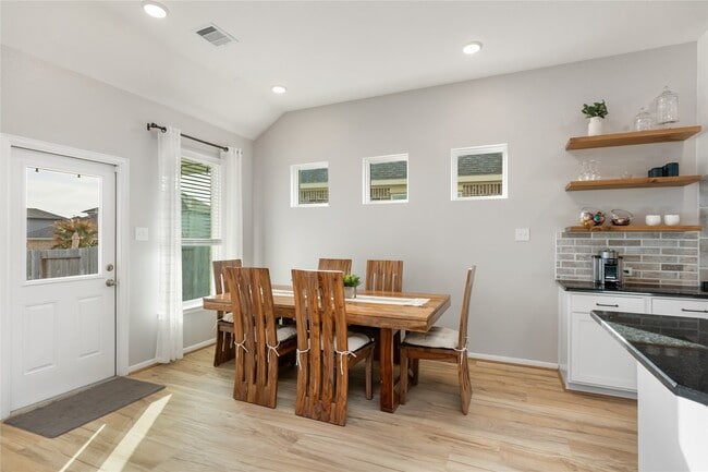 Photo - 1259 Tilia Crk Ln