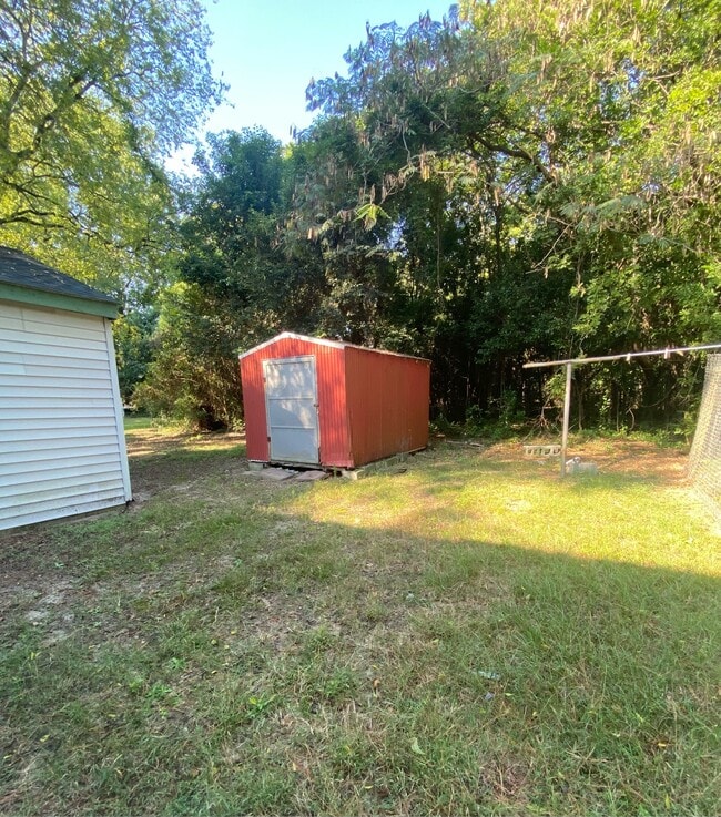 Photo - 282 Windsor Dr