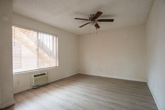 Photo - 3509-15 Herman Ave Unidad 3513