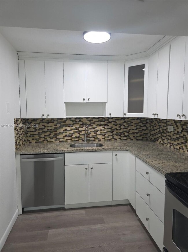 Photo - 1740 NW N River Dr Unit 326