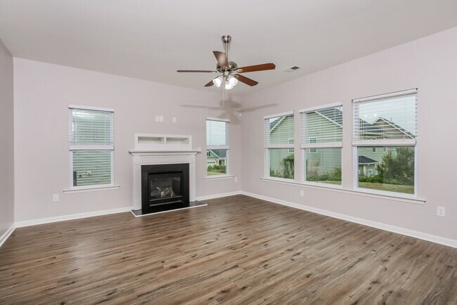 934 Lakemont Dr