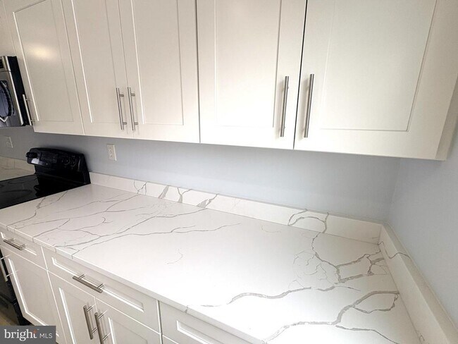 Photo - 306 Paddock Dr