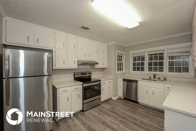 Photo - 100 Nandover Way