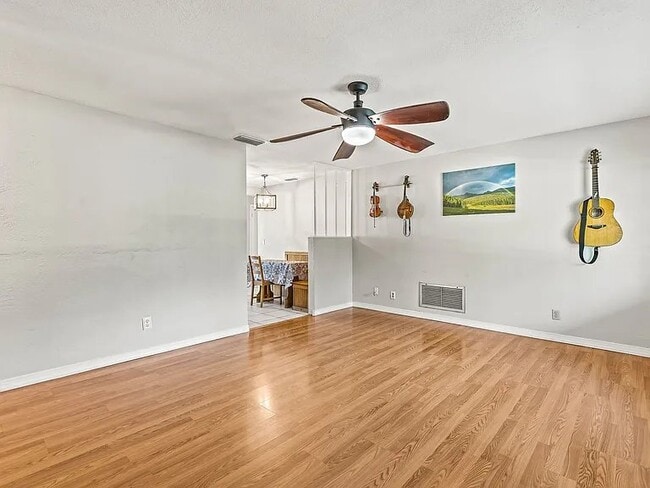 11183 110th Ave N