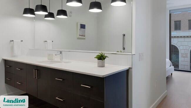 Photo - 20 S Stone Ave Unidad 205