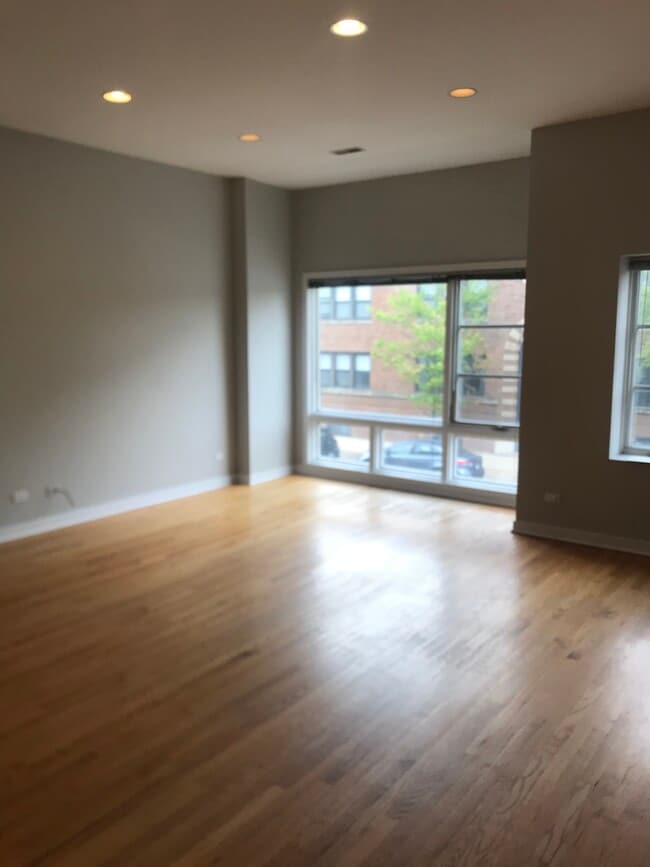 Photo - 44 N Paulina St Unidad A4S