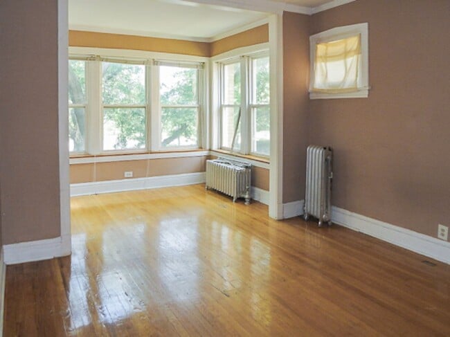 Building Photo - 5011 N Damen Ave Unit 1W