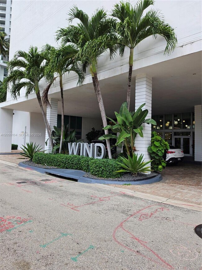 Building Photo - 350 S Miami Ave Unit 3201