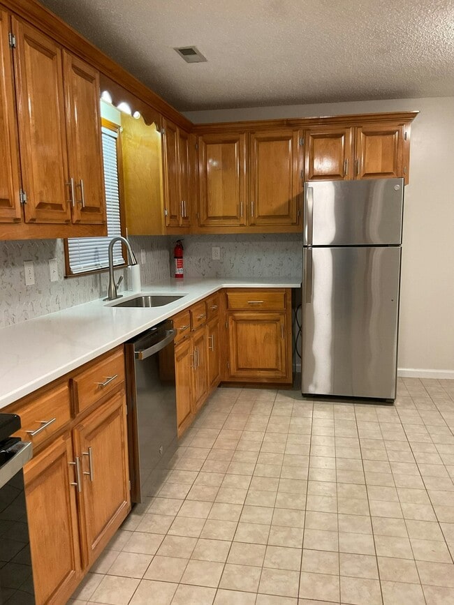 Photo - 175 Ridgewood Dr