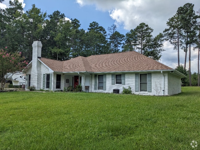 Building Photo - 8485 NE Pines Rd Rental