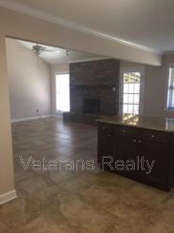 Photo - 2135 Baywood Dr