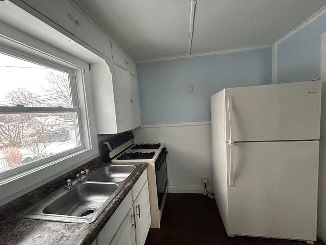 Building Photo - 111 S Wood St Unit A