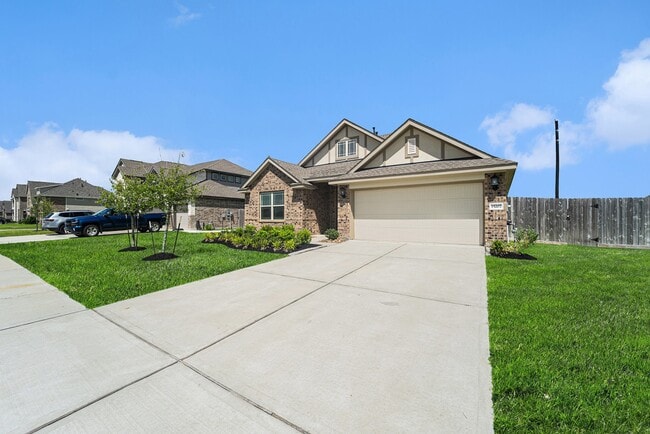Photo - 15207 Lakewood Ave