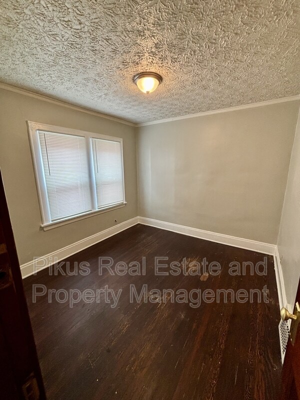 Photo - 485 Crouse St