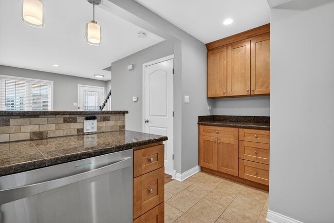 13-15 S Waiola Townhomes