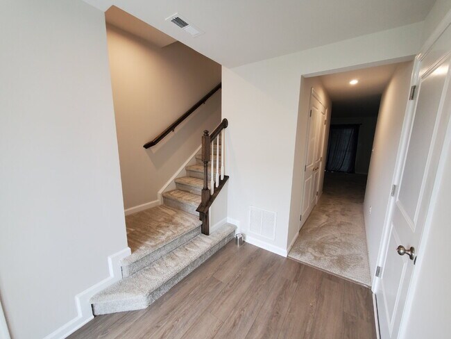 Photo - Beautiful 3 bedroom 2 1/2 bath townhome available for lease in Swedesboro