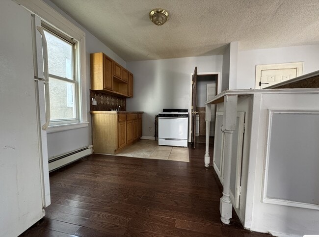 Building Photo - 60 Wilkinson Ave Unit 2L Rental