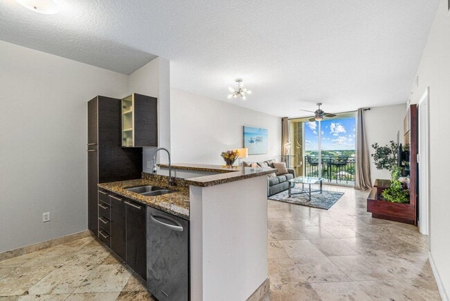 Building Photo - 550 Okeechobee Blvd Unit 824 Rental