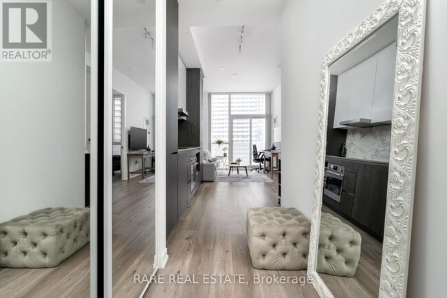 Photo - 28 Interchange Wy Unit 1916