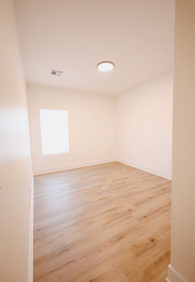 Photo - 516 Briarbrook Ln Unidad 516 E Briarbrook Lane