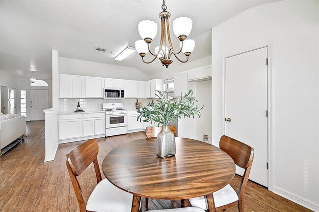 Photo - 117 Rosemary Cove