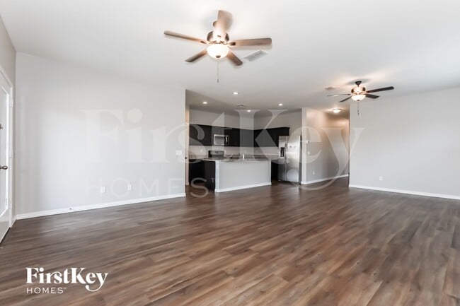 Photo - 310 W Powell Dr
