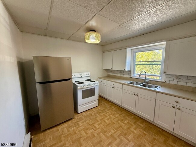 Photo - 8 Newton Ave Unit 3