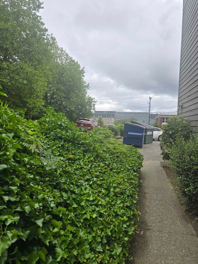 240 S 152nd St