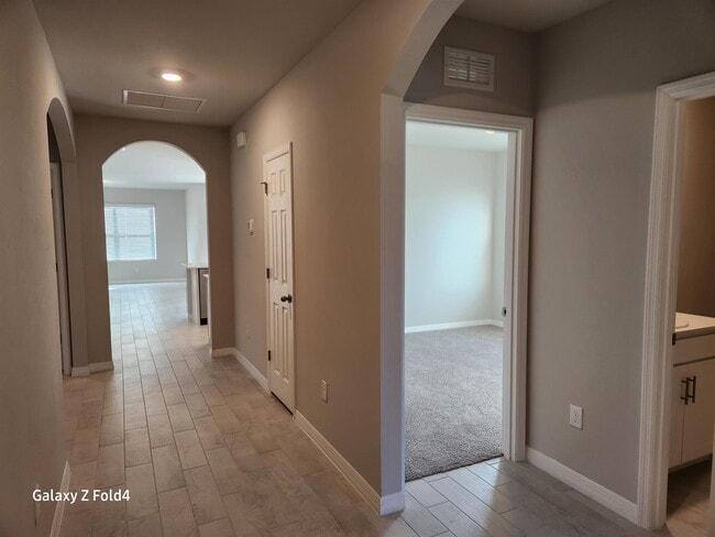 Photo - 20580 Charles St