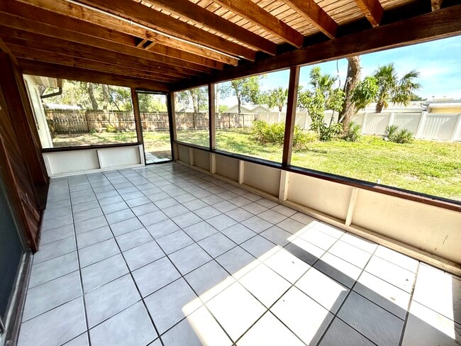 Photo - 487 Overstreet Ave