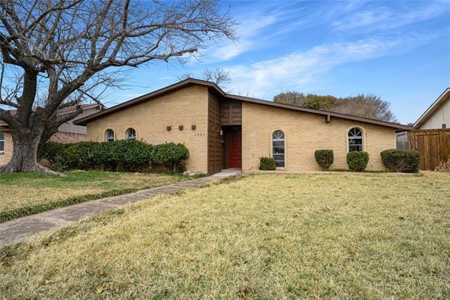 Building Photo - 3021 Pinewood Dr