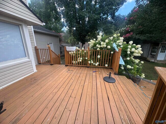 Photo - 915 Highland Dr