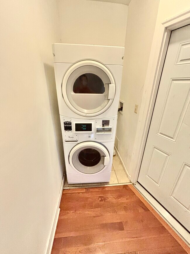 Photo - 1025 Mount Vernon St Unit 2