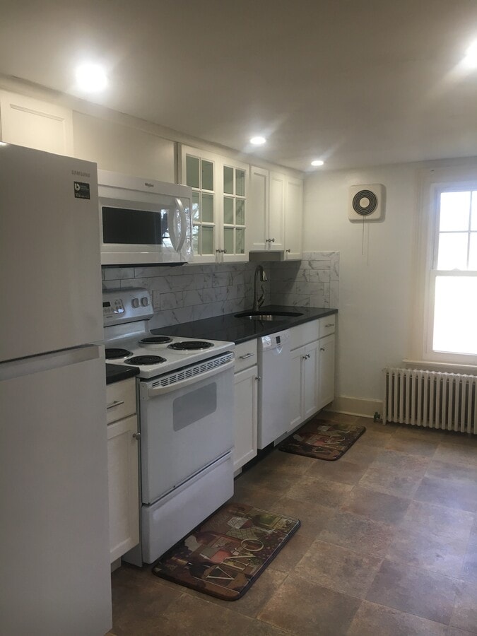 Photo - 6837 Groveland Rd Apartment
