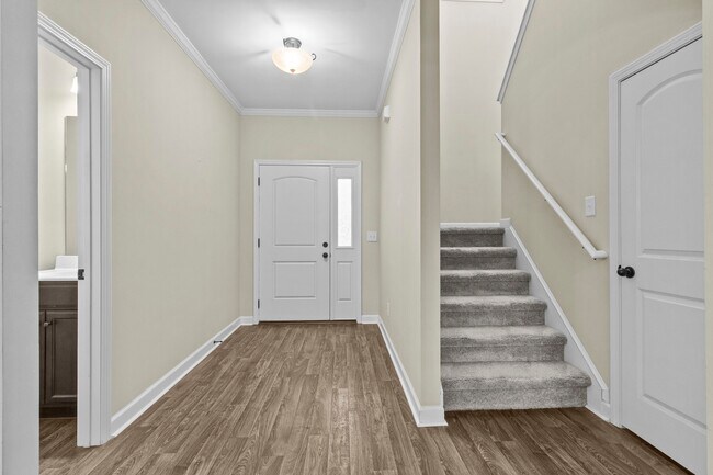 Photo - 405 Crestmont Ct