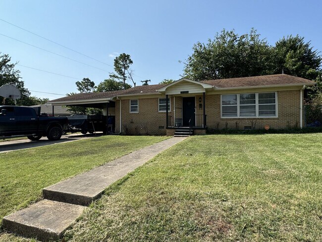 Photo - 1512 6th Ave SW