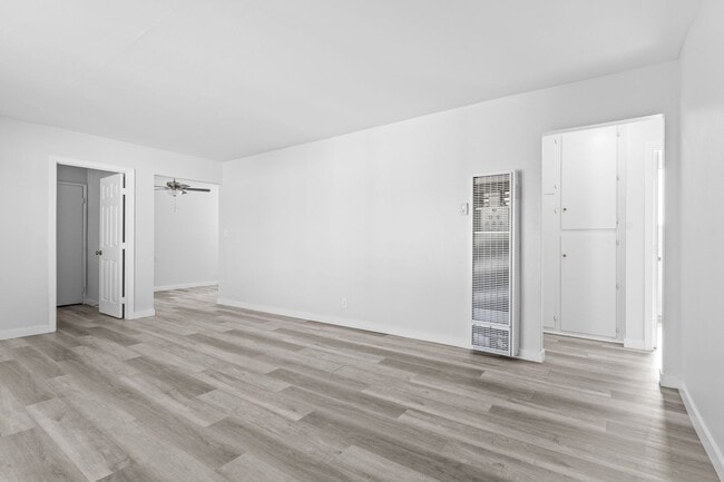 Photo - 1050 Gaviota Ave Unit 11