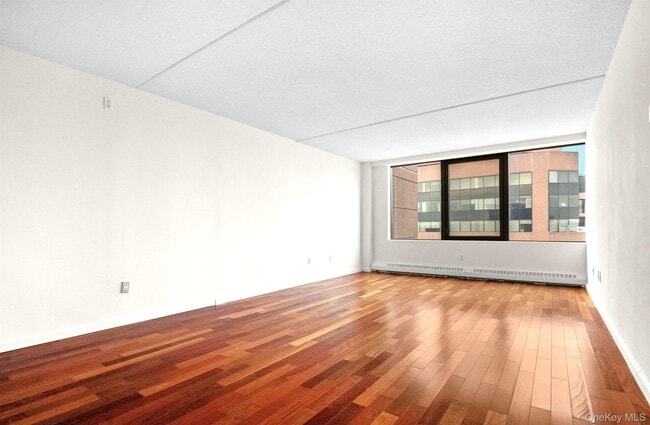 Photo - 4 Martine Ave Unit 1619