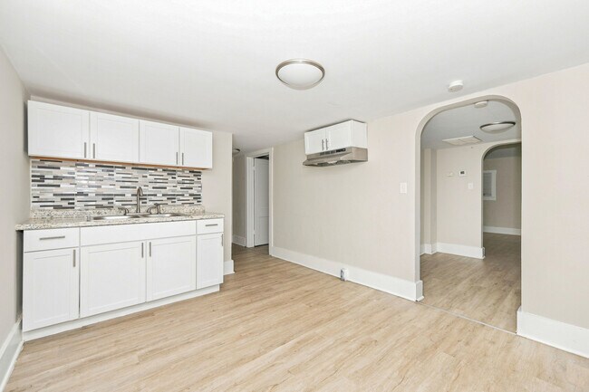 30-32 Lagonda Ave