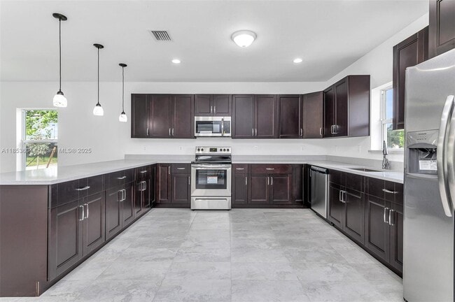 Building Photo - 2360 NW 14th St Rental